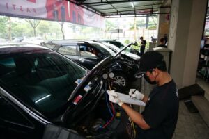 Dokter Mobil Bengkel Terdekat Service AC dan Tune Up Mobil No. 1 Indonesia (19)